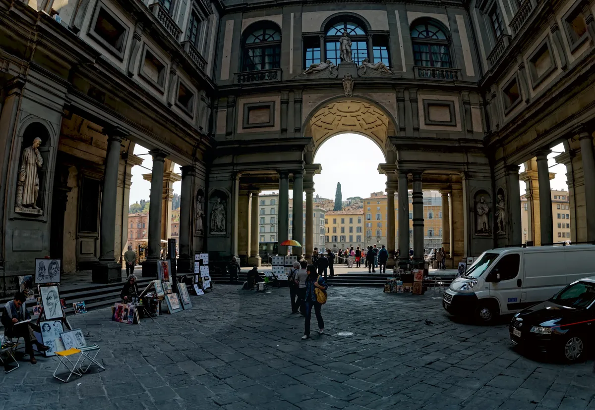 The Uffizi courtyard from the Piazzale degli Uffizi