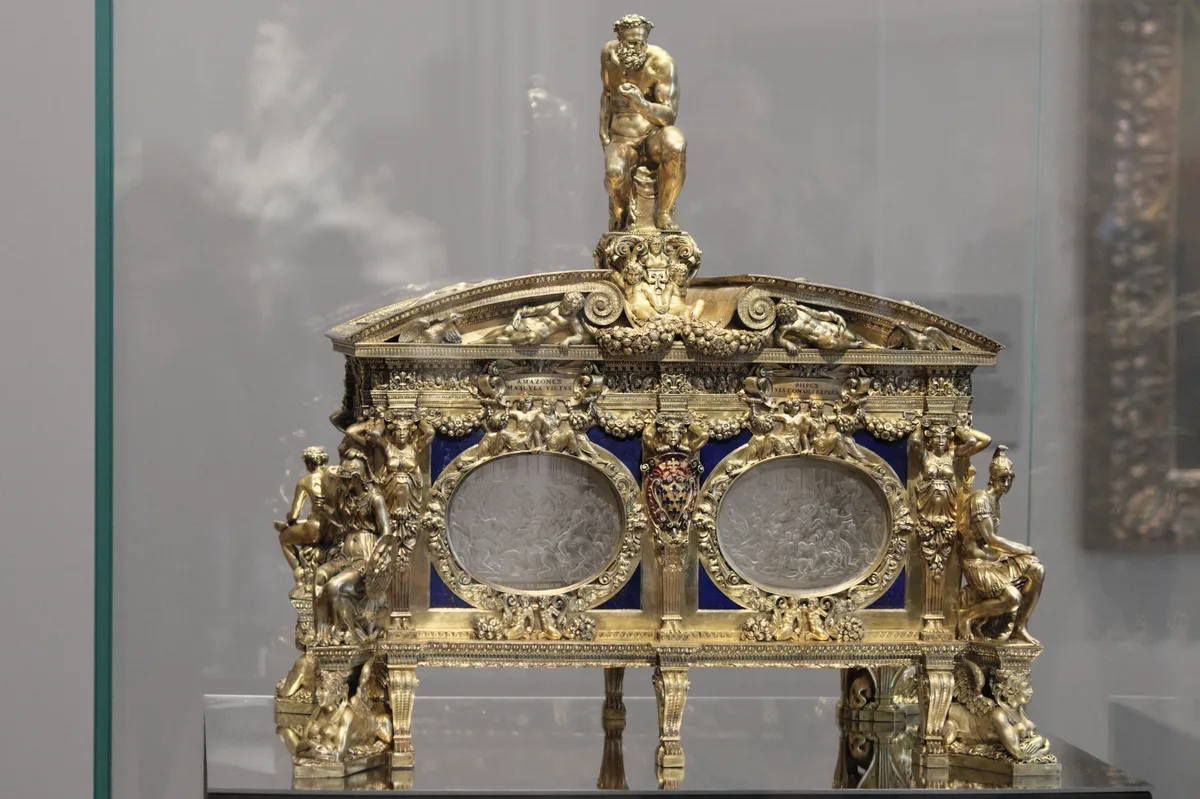 Cassetta Farnese