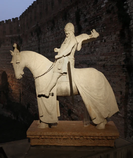 Statua equestre di Cangrande I della Scala