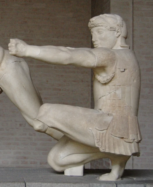 Héraclès archer du fronton est du temple d'Aphaïa