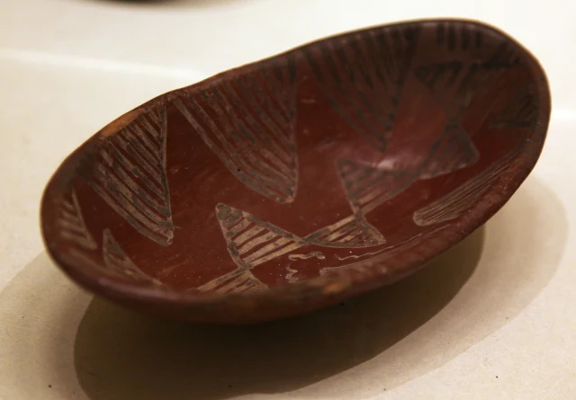 Oval Dish with Painted Zigzag and Hatched Decoration
