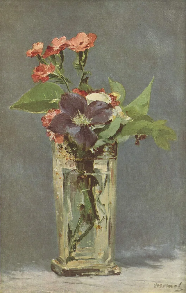 Fiori in un vaso di cristallo