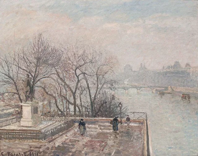 El Louvre, mañana brumosa