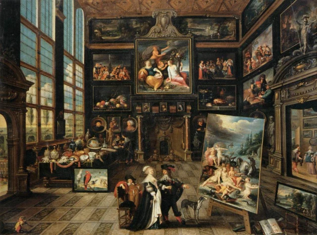 絵画と美術品のある収集家の画廊の室内
